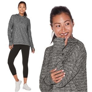 [10] Lululemon Extra Mile Hoodie
Running Luon Ringspun Denim Black White
